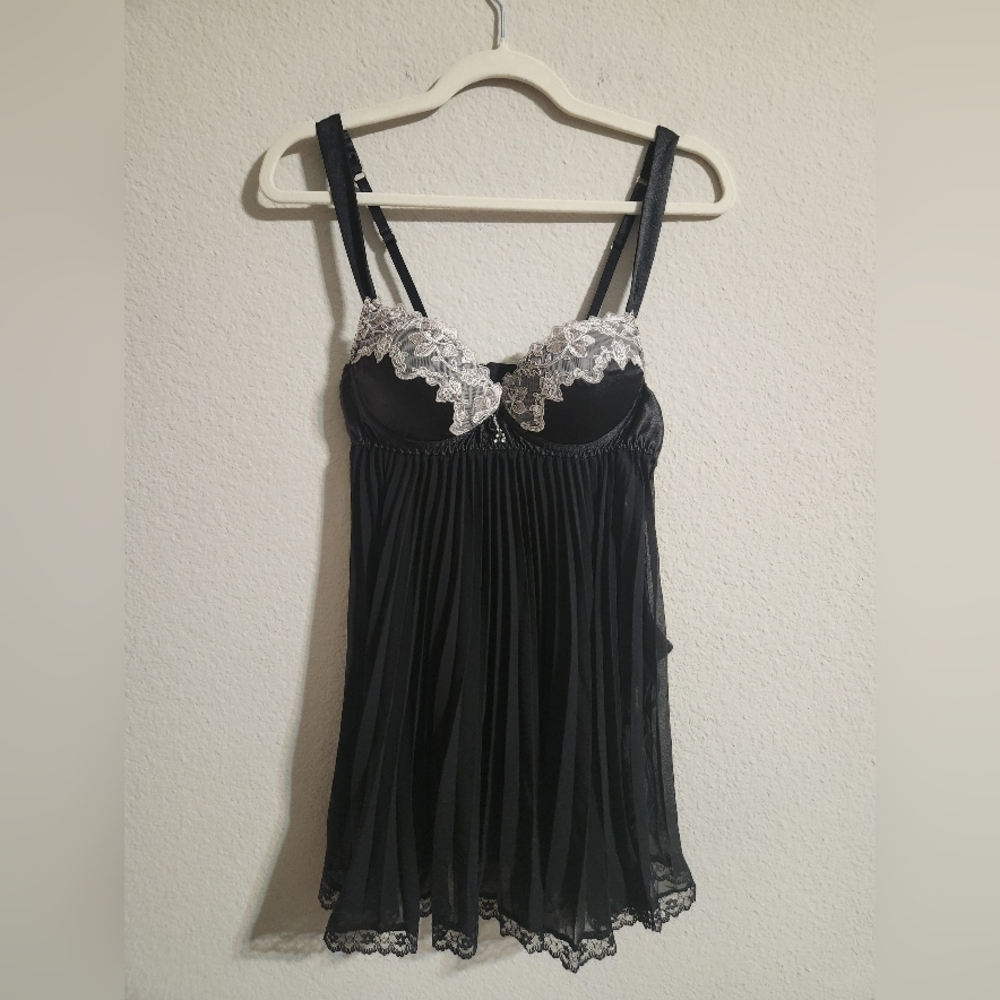 Cinema Etoile Seductivewear Pleated Babydoll lingerie thong set black size small